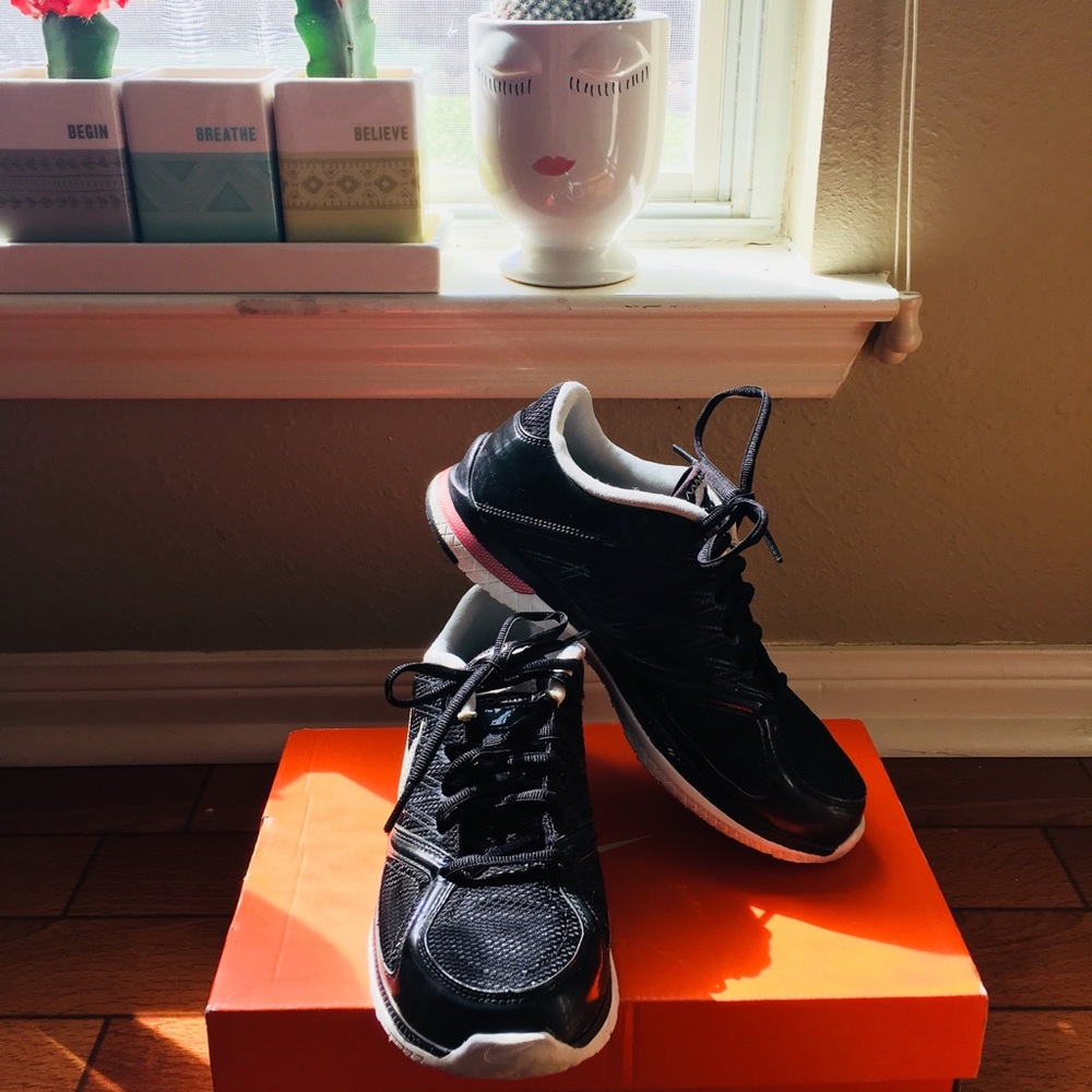 Nike Zoom Quick Sister+ | Women Size 6 | Like New